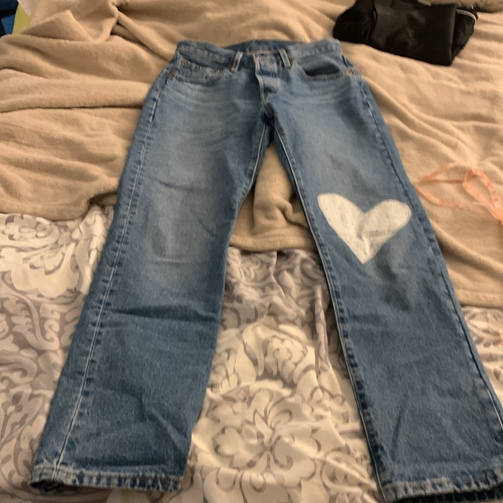 Levi’s 501 heart patch jeans, size 27, tts, like new! - Picture 3 of 12